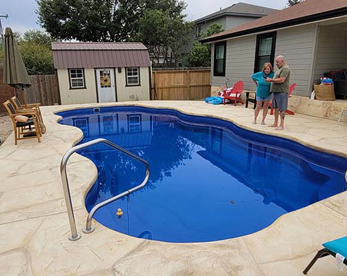 Garys Fiberglass Swimming Pools Contractor Luling Texas Cross Mountain inground fiberglass pool company that installs private water resorts